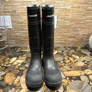 Baffin tall rubber boots